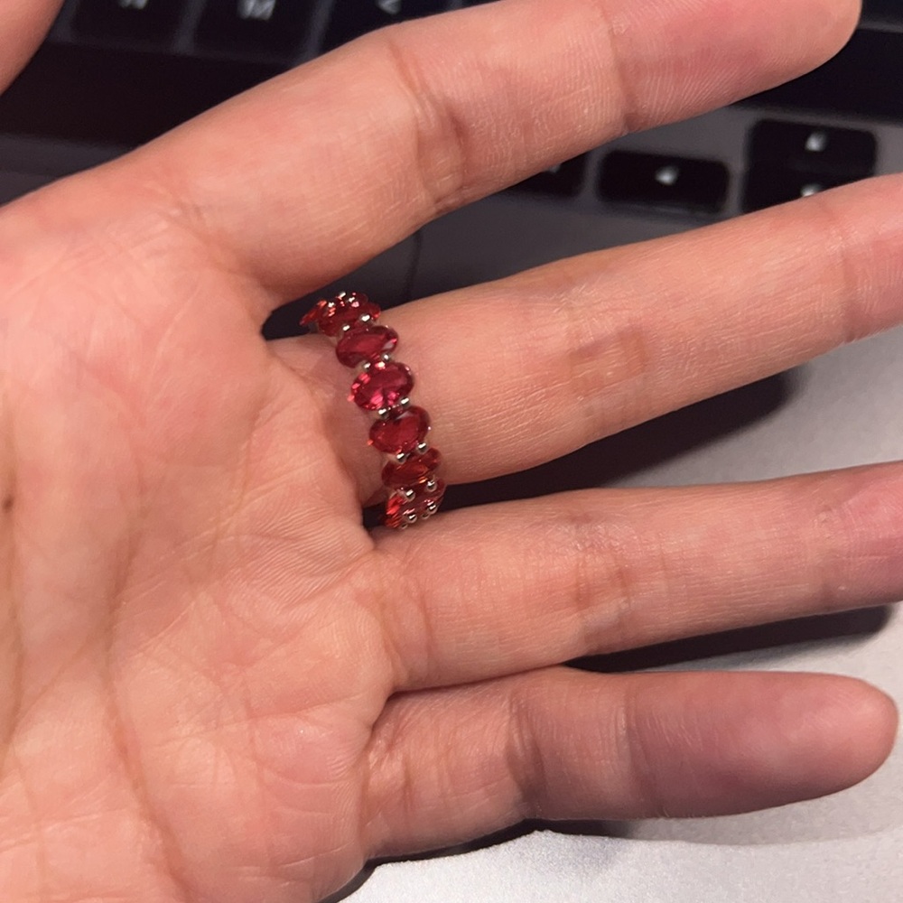 Silver plated ring with red gem stones - Picture 3 of 3